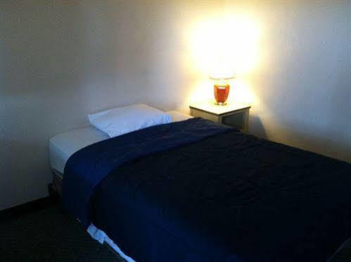 ווקשה Airport Lodge מראה חיצוני תמונה